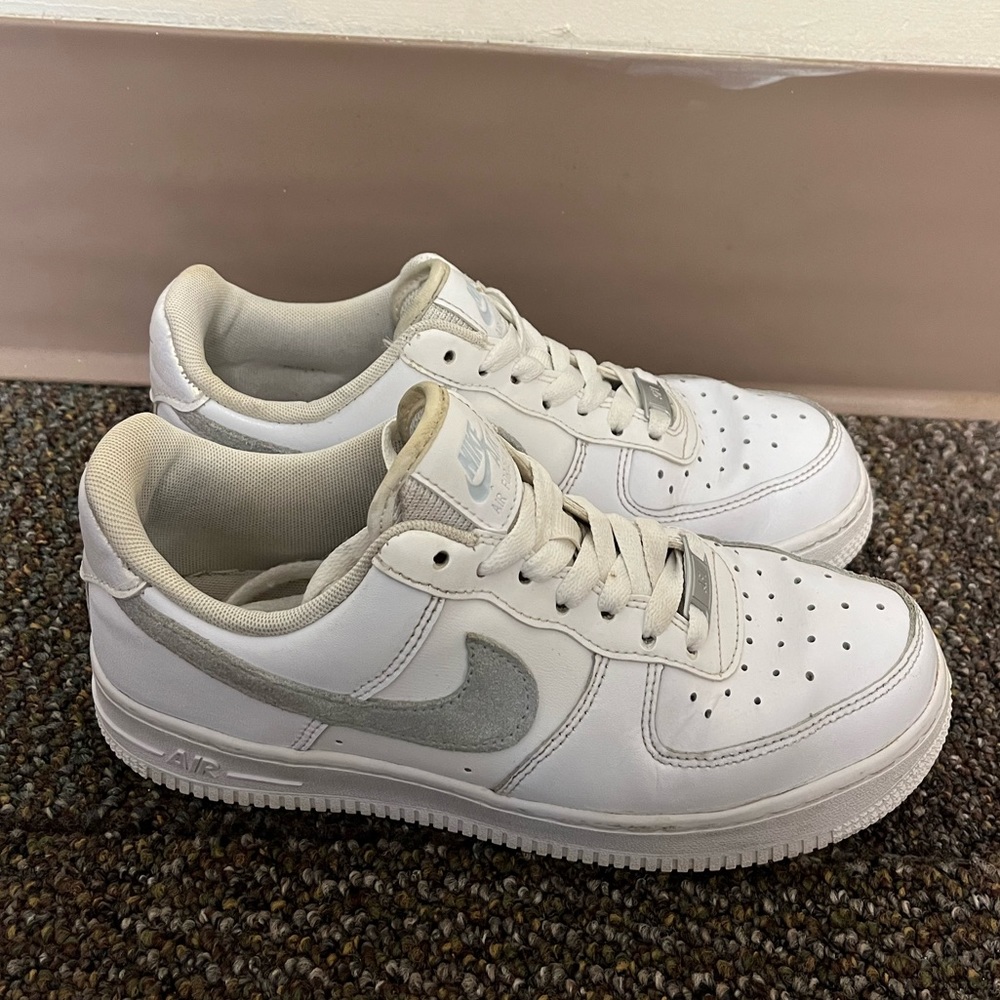 Air Force 1 white sneaker with blue and suede Nike check